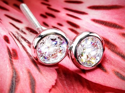 handcrafted bezel earring stud design