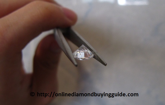 another view of the girdle reflection in a diamond