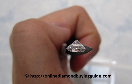 horizontal line across diamond's profile - girdle reflection vs crack