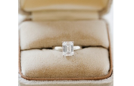 3 carat emerald cut diamond ring
