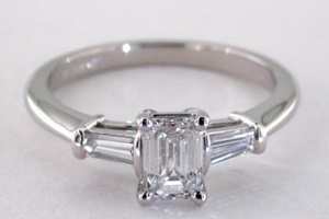 3 stone baguette ring setting with emerald cut diamond-center