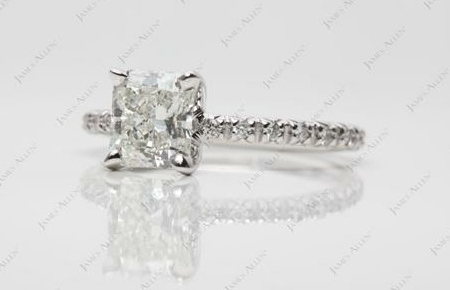 french cut pave setting
