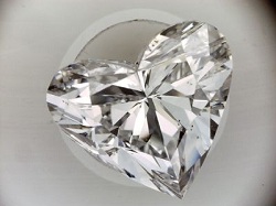 heart shaped diamond with good symmetry