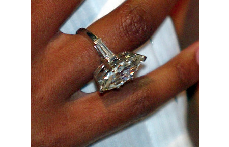 marquise shaped diamond bezel