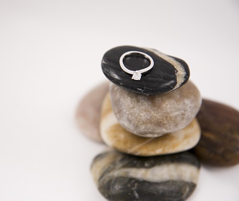 ring balancing on rocks