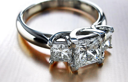 trellis setting in princess cut diamond ring