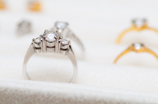 difference between white gold and platinum