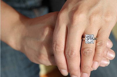 how big is a seven carat princess cut diamond ring