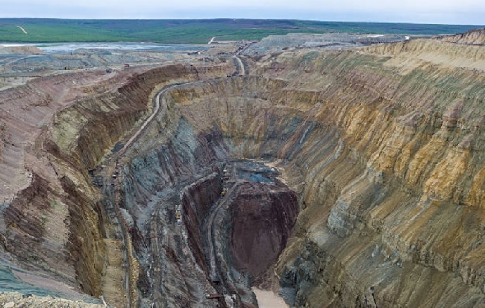 diamond mining open pit dangers
