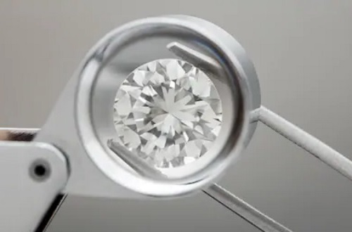 inspecting a diamond after polishing