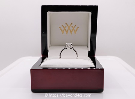 white flash packaging ring box 14k white gold engagement ring
