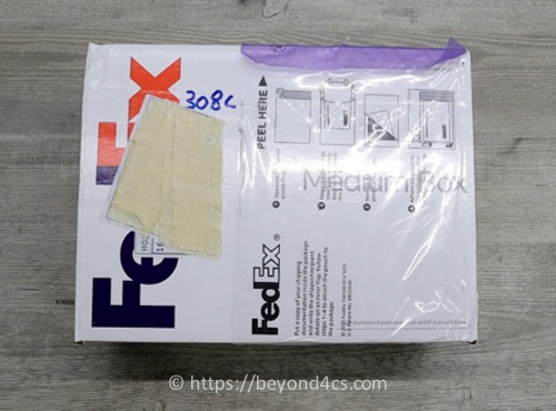 fedex delivery of jewelry box packaging in medium box